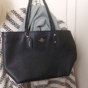 Pre-owned black coach purse